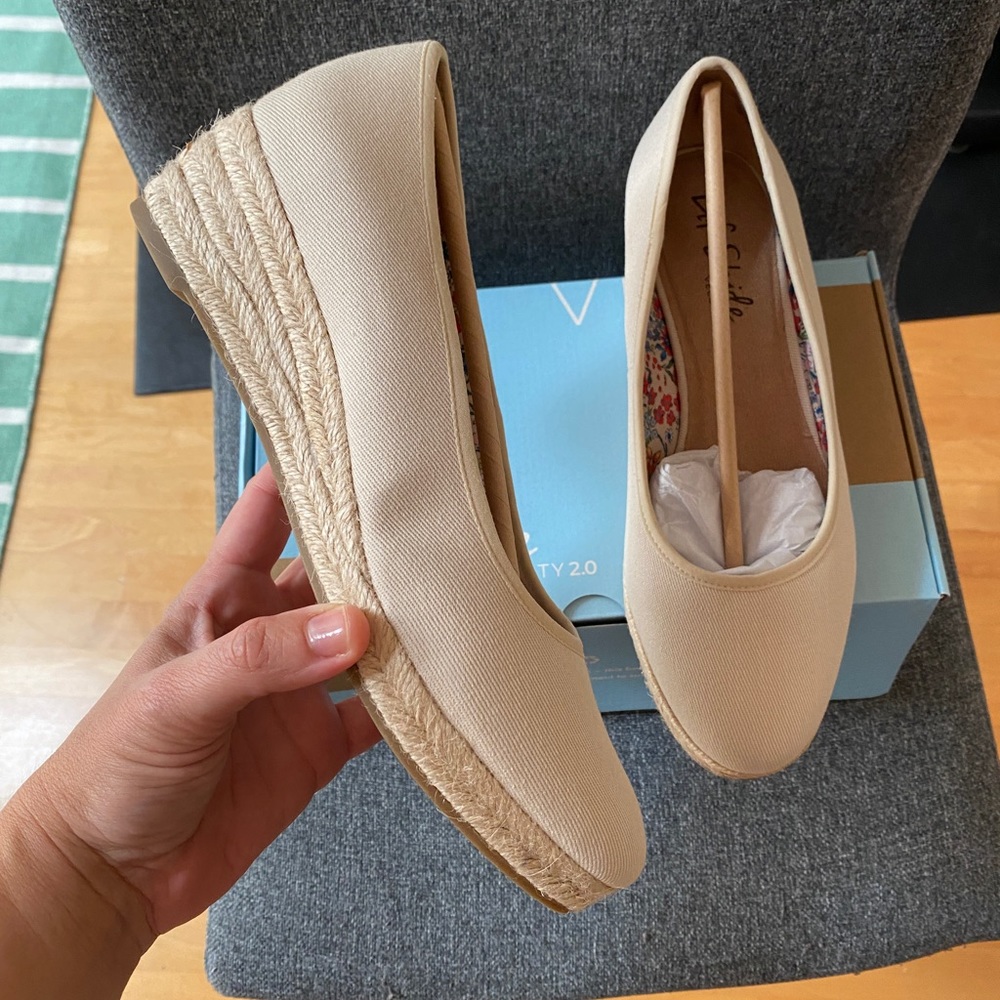 LIFESTRIDE Canvas Wedge Pumps